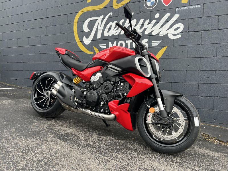 New 2025 Ducati DIAVEL V4 