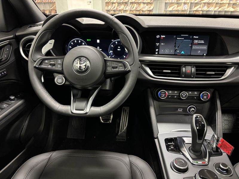 New 2025 Alfa Romeo Stelvio AwdImage 16
