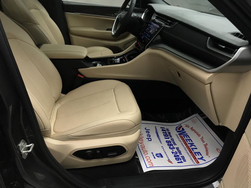 Used 2023 Jeep Grand Cherokee L LimitedImage 19