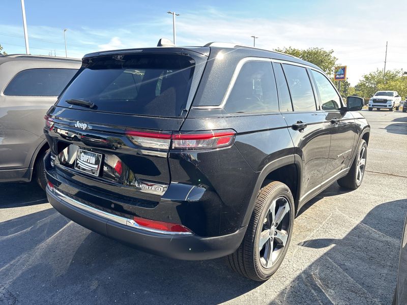 New 2025 Jeep Grand Cherokee Limited 4x4Image 7