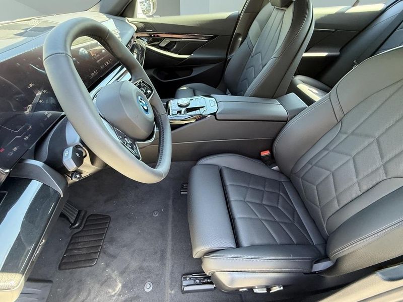 2025 BMW i5 eDrive40Image 19