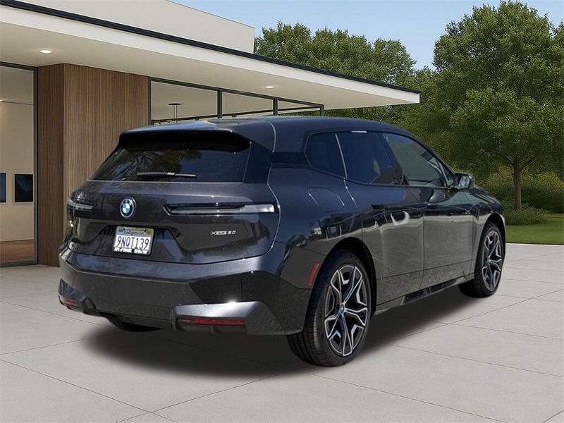 Used 2025 BMW iX xDrive50Image 6