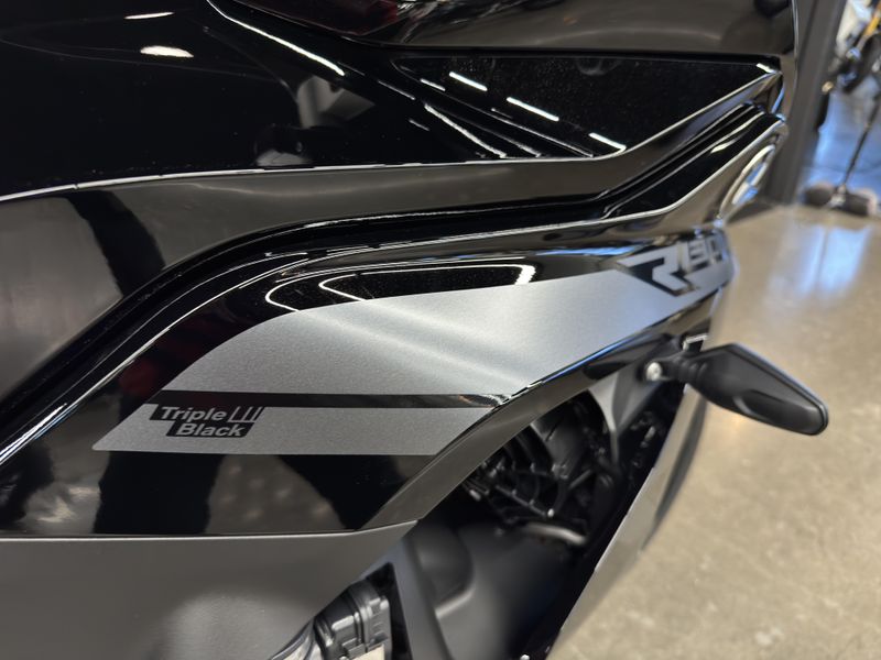 2026 BMW R 1300 RS - BLACK STORM METALLIC - TRIPLE BLACK 