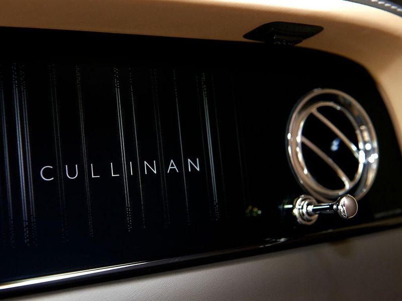 New 2027 Rolls-Royce Cullinan Image 17