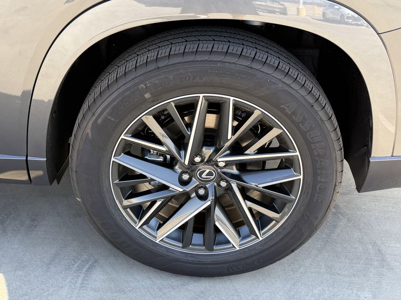 2025 LEXUS TX 350 PremiumImage 16