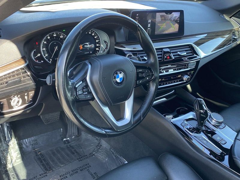 2018 BMW 5 Series 530e iPerformanceImage 16