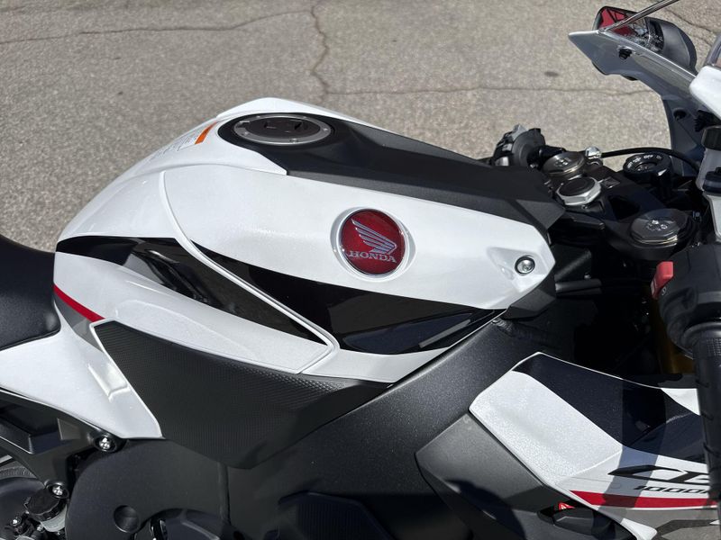New 2027 Honda CBR1000RR Image 13