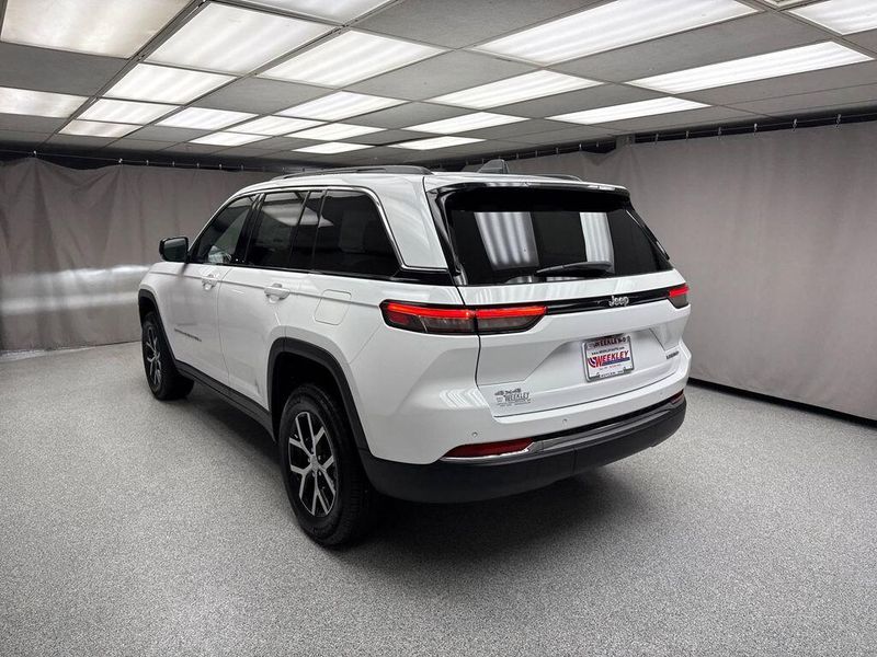 New 2025 Jeep Grand Cherokee Limited 4x4Image 2