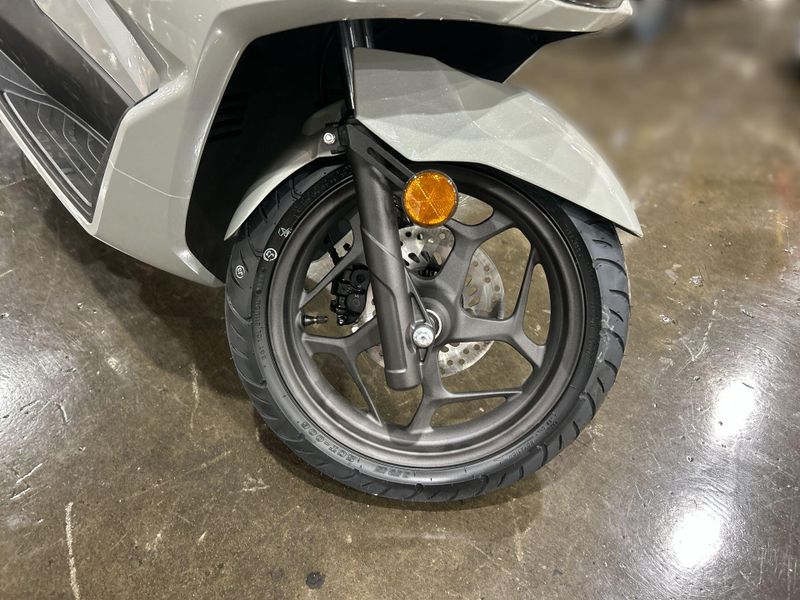 2025 Honda PCX Image 19