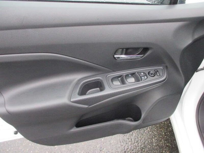 Used 2023 Nissan Versa SVImage 16