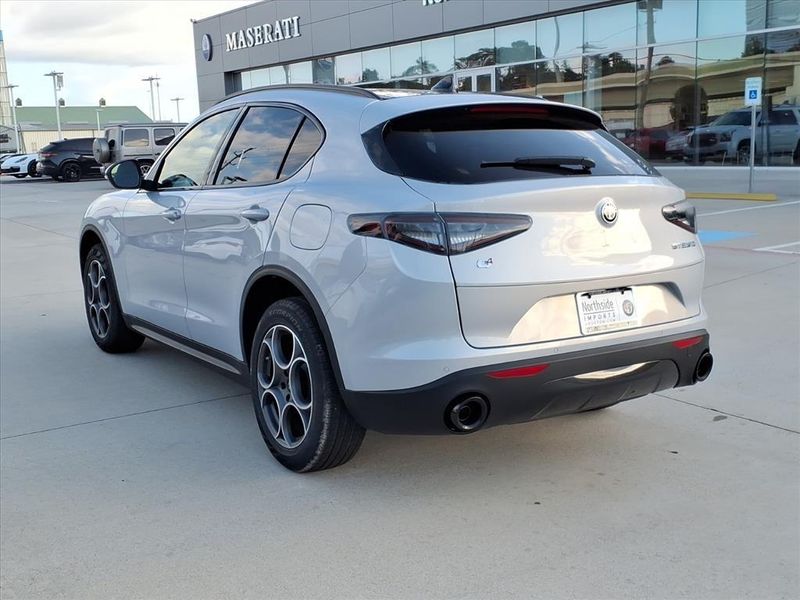 New 2025 Alfa Romeo Stelvio AwdImage 8