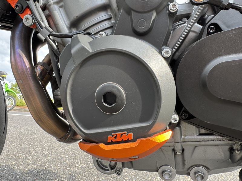 2020 KTM Duke 890 R 