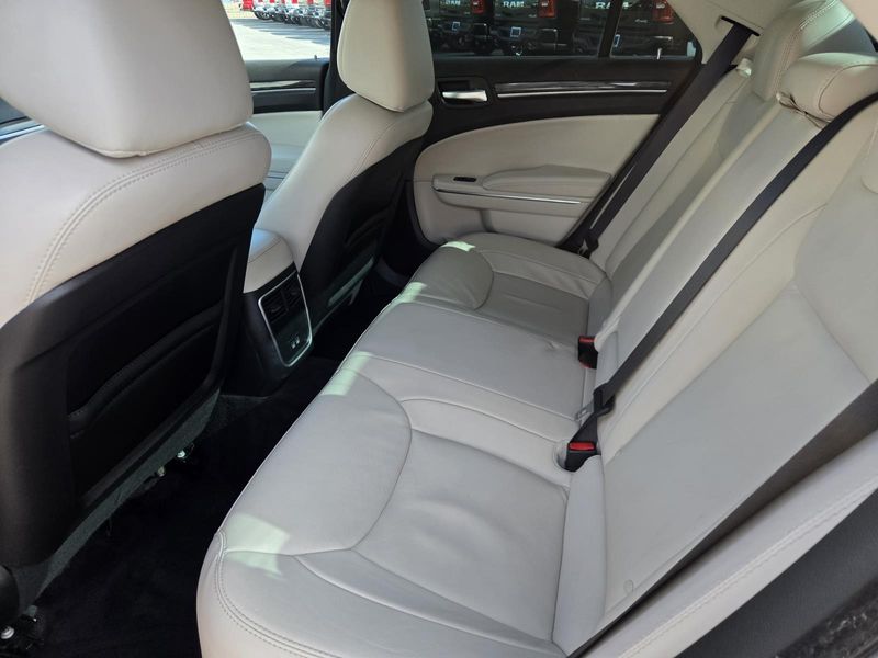 Used 2017 Chrysler 300 Limited RWD