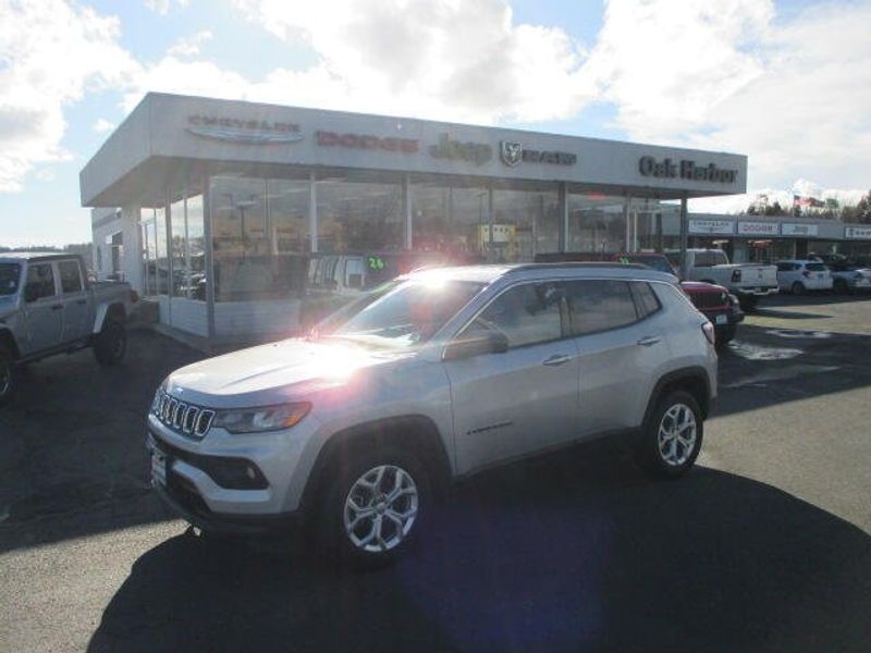 Used 2024 Jeep Compass LatitudeImage 30