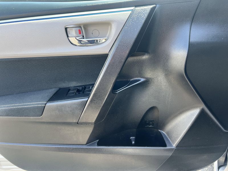 2015 Toyota Corolla LEImage 5