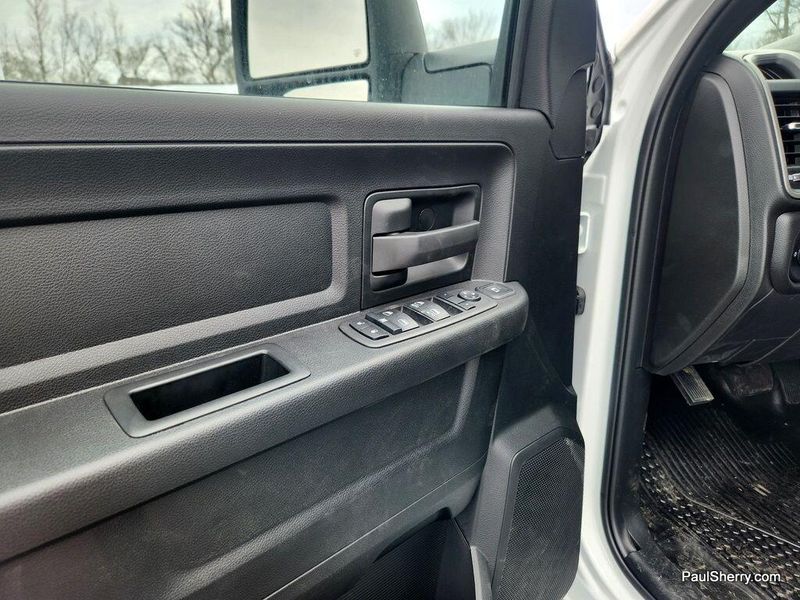 2024 RAM 5500 Tradesman Chassis Crew Cab 4x4 84