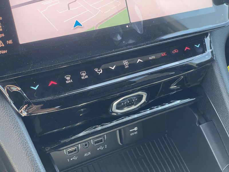New 2026 Jeep Grand Cherokee Laredo Altitude 4x2