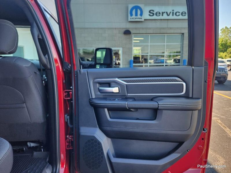 New 2026 RAM 2500 Big Horn Crew Cab 4x4 6'4' Box