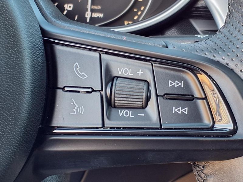 2022 Alfa Romeo Stelvio SprintImage 22