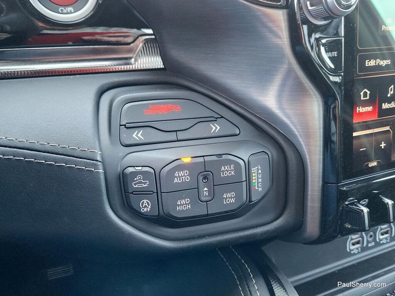 New 2026 RAM 1500 Rho Crew Cab 4x4 5'7' Box