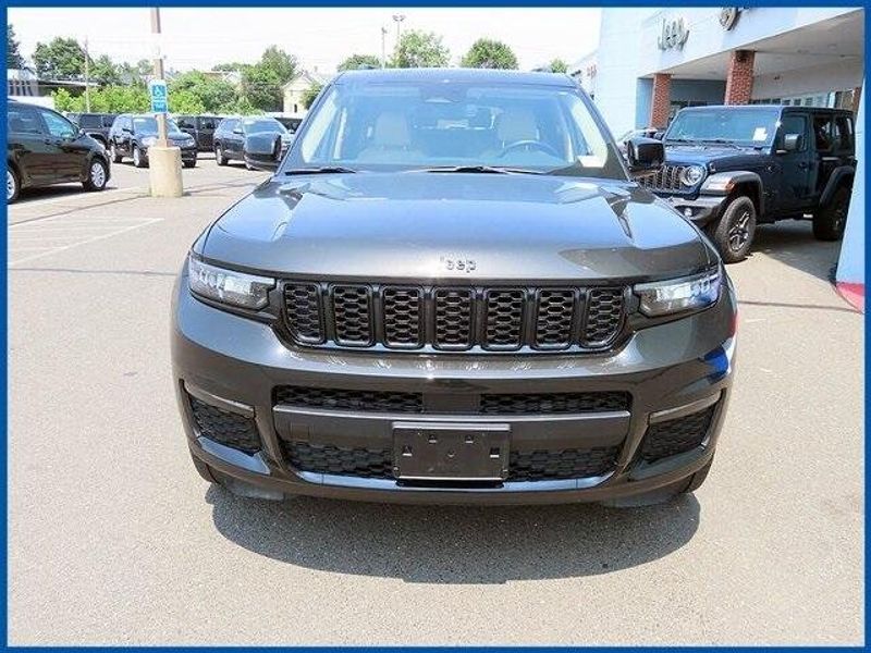2022 Jeep Grand Cherokee L LimitedImage 3