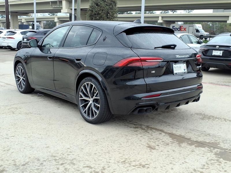 New 2026 Maserati Grecale ModenaImage 8