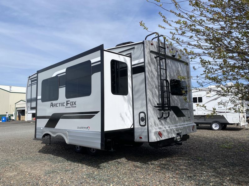 New 2025 ARCTIC FOX 27-5L Image 24