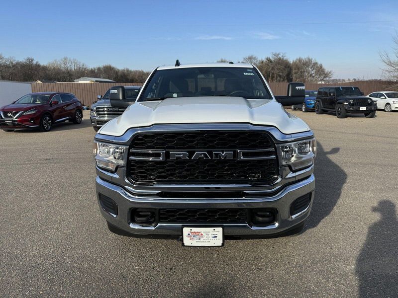 2024 RAM 2500 TradesmanImage 3