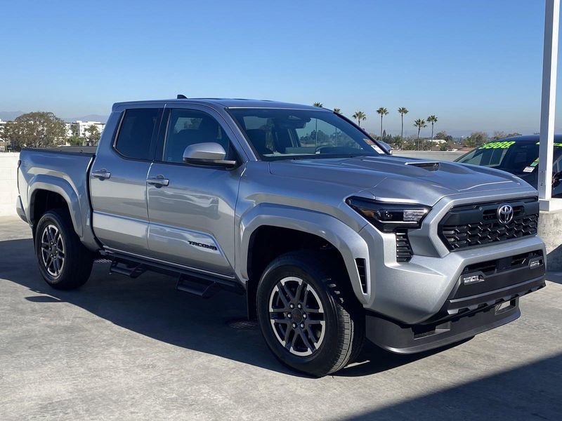 2024 Toyota Tacoma TRD SportImage 2