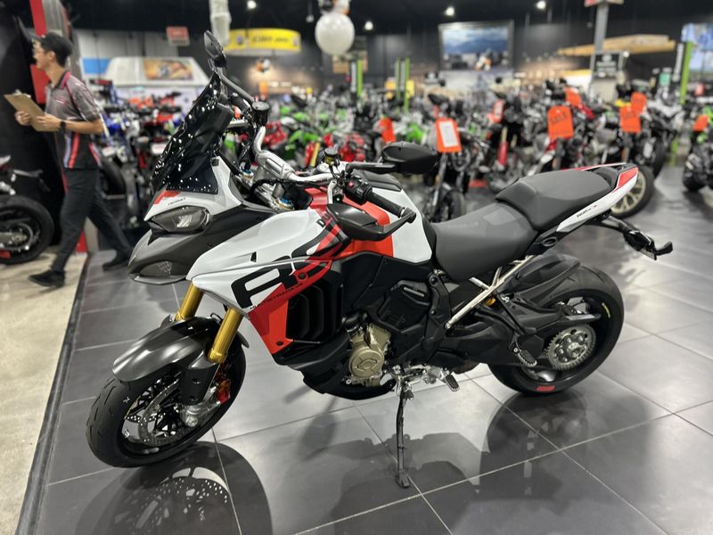 New 2025 Ducati MULTISTRADA V4 RS Image 12