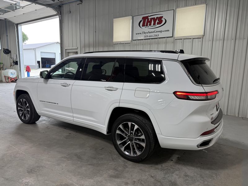 Used 2023 Jeep Grand Cherokee L OverlandImage 13
