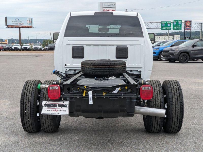 2024 RAM 3500 Tradesman Crew Cab Chassis 4x4 60