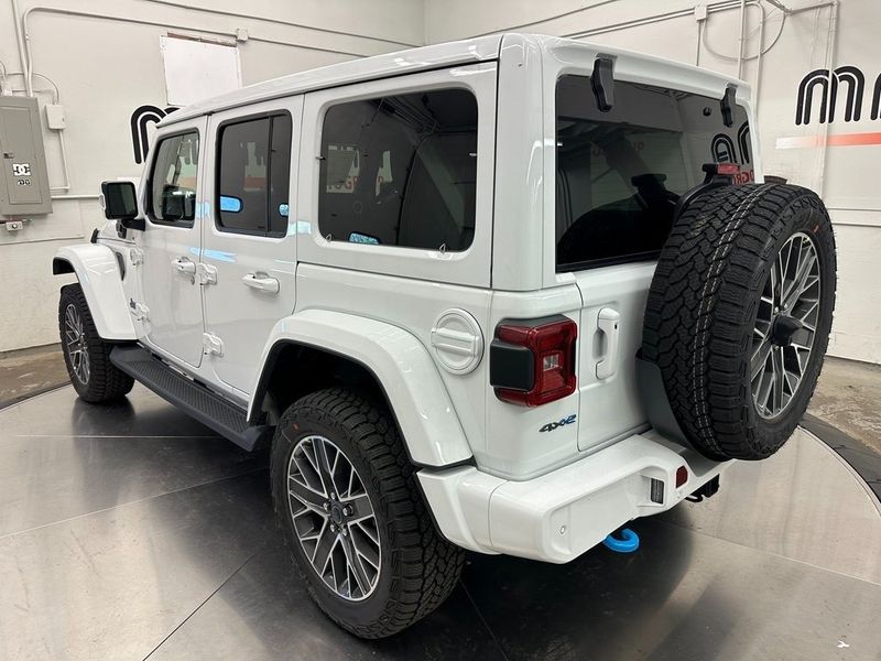2024 Jeep Wrangler 4-door High Altitude 4xeImage 8