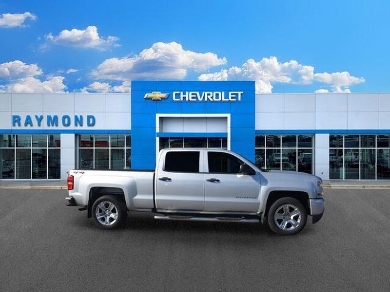 Used 2018 Chevrolet Silverado 1500 CustomImage 2