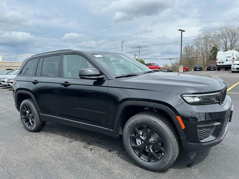 2025 Jeep Grand Cherokee Altitude X 4x4Image 1