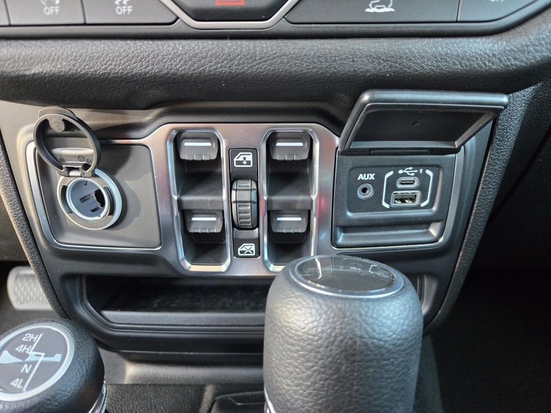 New 2026 Jeep Gladiator Sport S 4x4