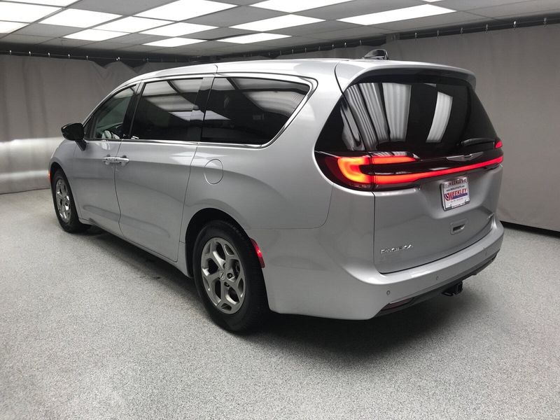 2024 Chrysler Pacifica LimitedImage 11