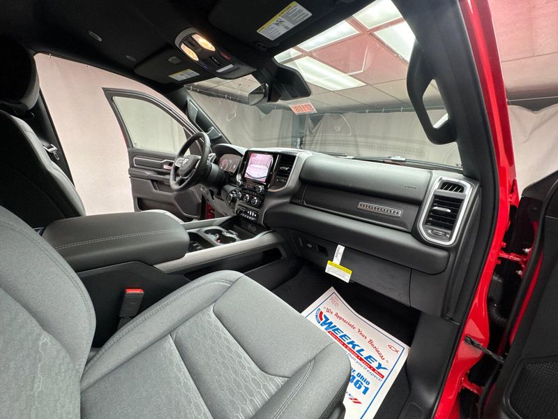 2025 RAM 1500 Big Horn Crew Cab 4x4 5