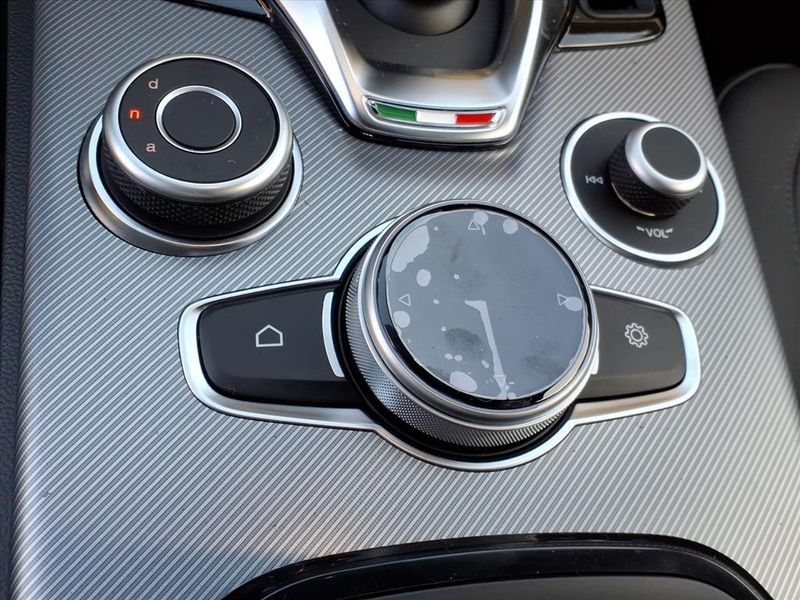 New 2025 Alfa Romeo Stelvio AwdImage 24