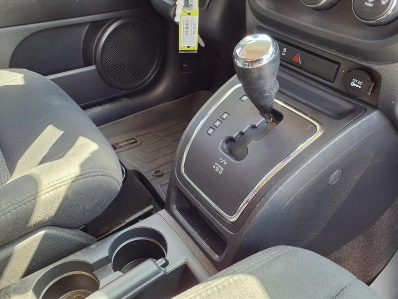 2015 Jeep Patriot Sport photo 9