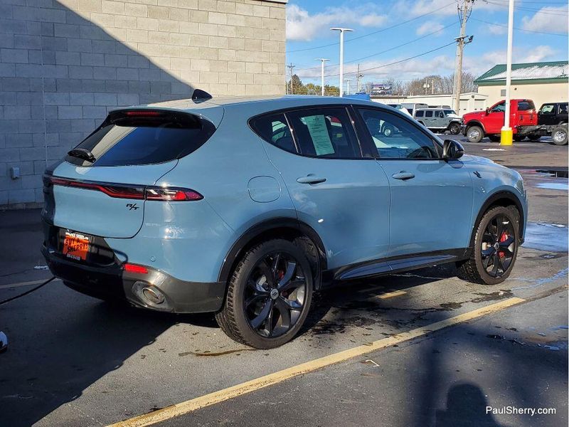 2024 Dodge Hornet R/T photo 2