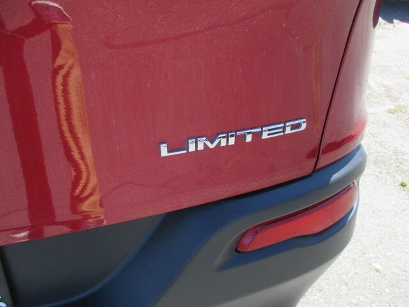 Used 2015 Jeep Cherokee LimitedImage 10