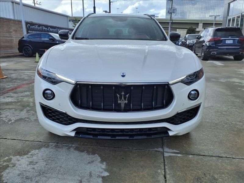 2022 Maserati Levante GTImage 11