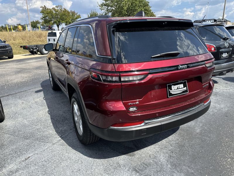 Used 2023 Jeep Grand Cherokee LimitedImage 9