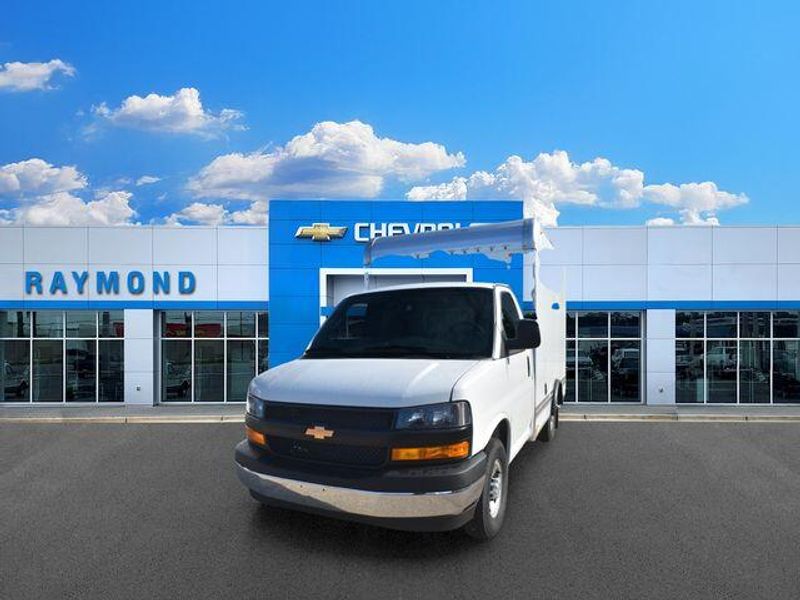 New 2026 Chevrolet Express 3500 Work VanImage 8