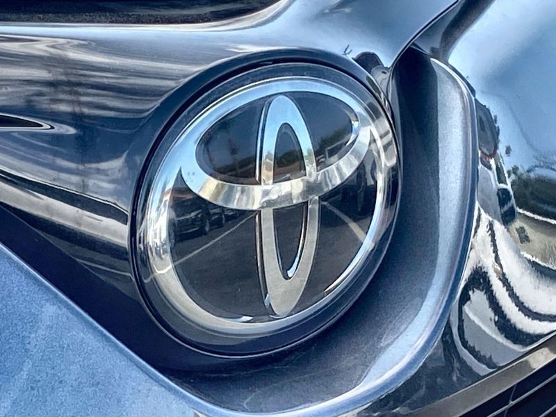 Used 2018 Toyota RAV4 XLEImage 29
