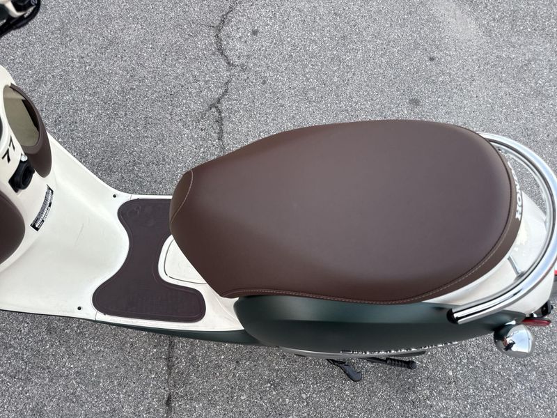 New 2024 Honda Metropolitan Image 12