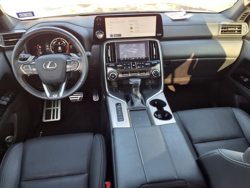 2022 Lexus LX 600 F SPORTImage 4