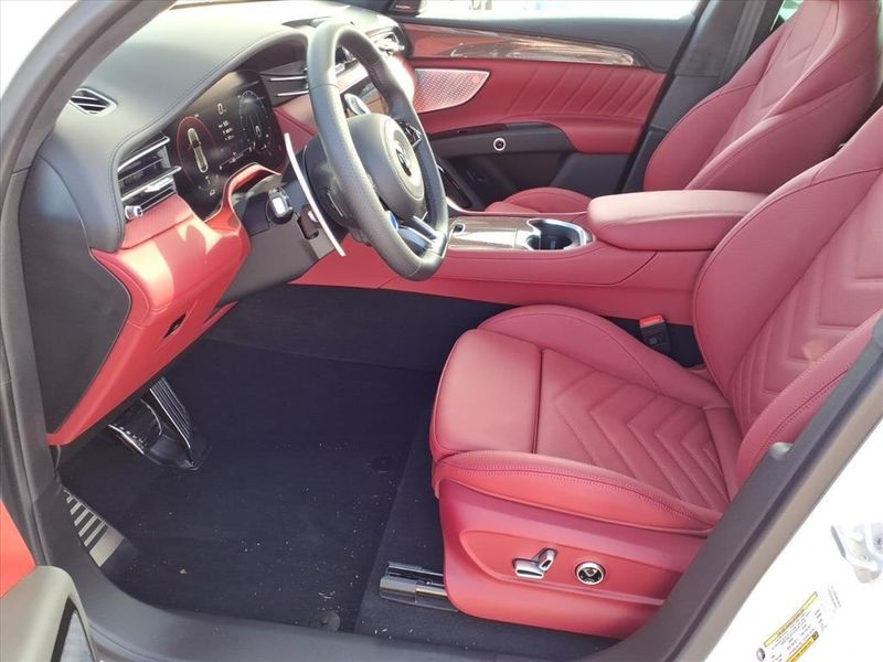 New 2026 Maserati Grecale ModenaImage 13