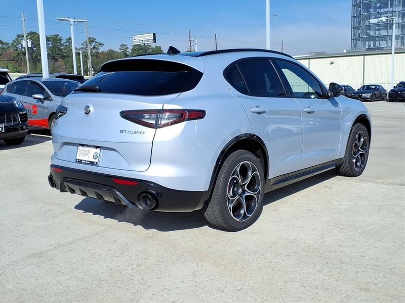 New 2025 Alfa Romeo Stelvio AwdImage 7